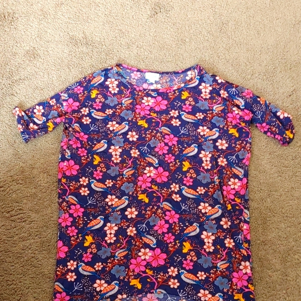 LuLaRoe Irma Size XXS Top